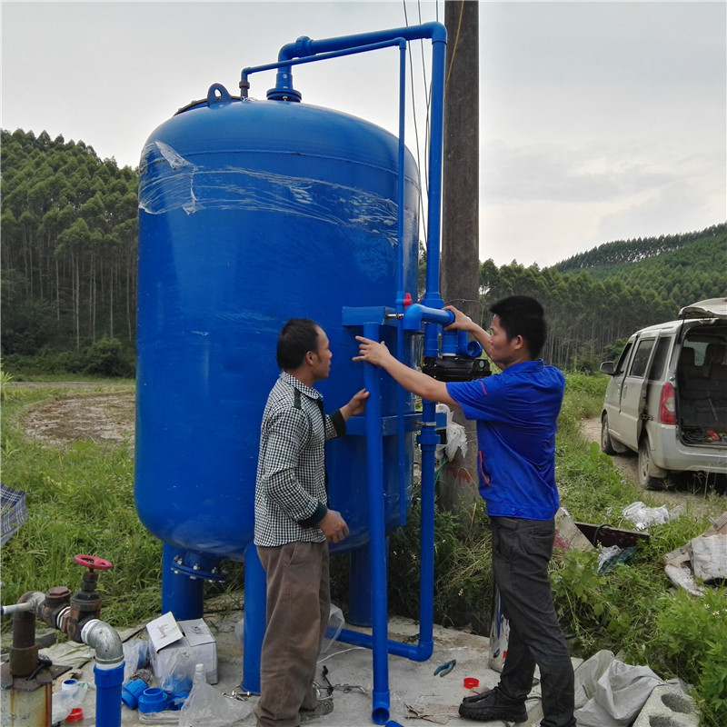 廣西馬山新農村一體化凈水設備安裝現場